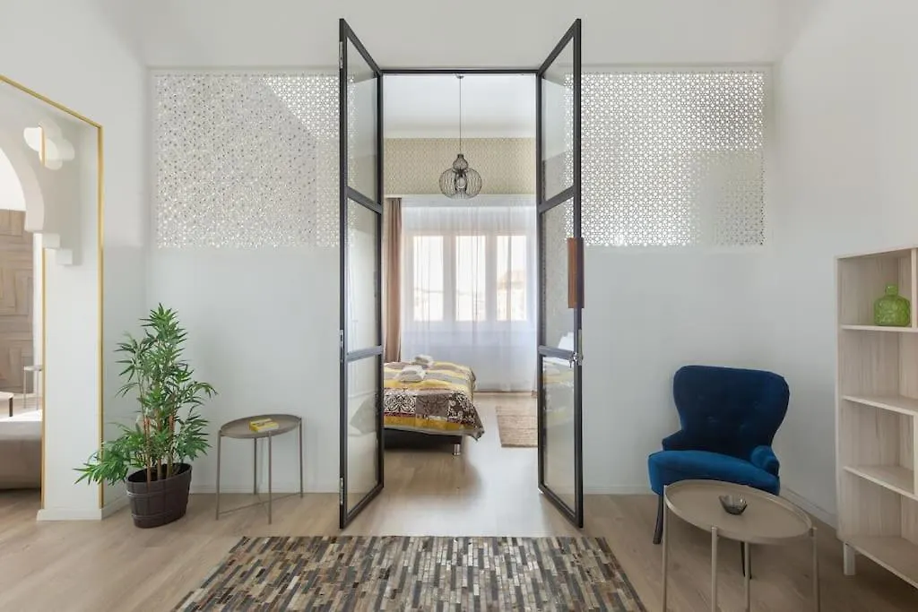 Swan Residence In The Buda Castle Area 2Br/Balcony Budapest Apartment