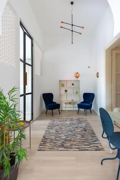 Swan Residence In The Buda Castle Area 2Br/Balcony Budapest Apartment