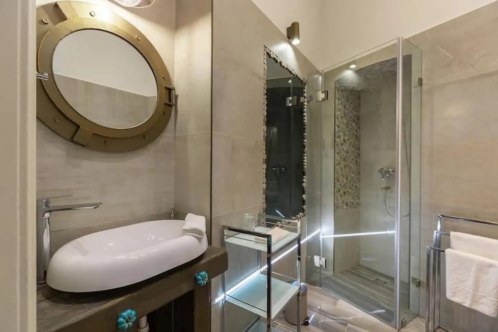 Swan Residence In The Buda Castle Area 2Br/Balcony Budapest Apartment